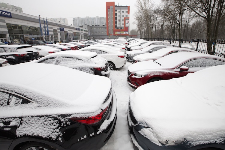 Скольжение вниз продолжается