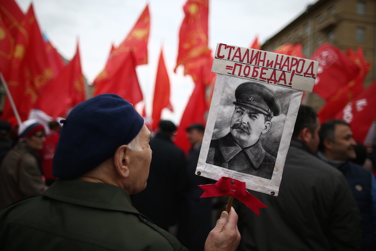 Stalin’s Revival, License to Kill, and Can Russia Survive Cheap Oil?