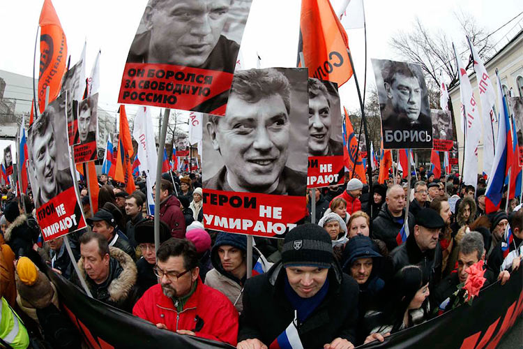 Кто убил Немцова, зачем Россия дружит с Грецией и почему врачей судят за выписку обезболивающих препаратов