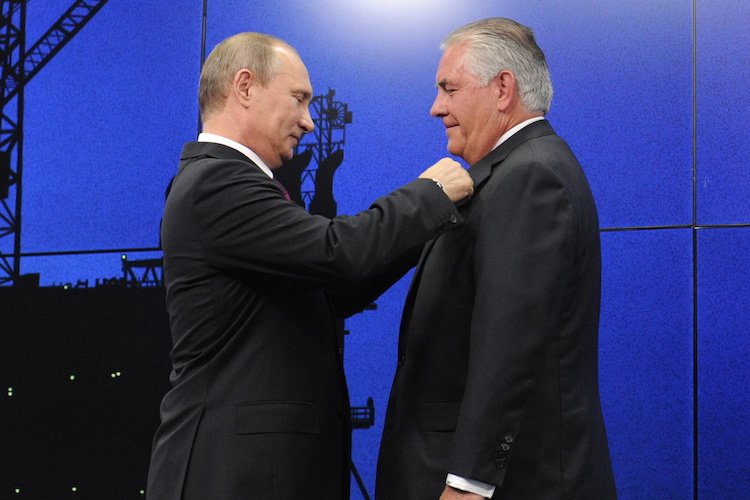Tillerson and Putin, Navalny’s Presidency Bid, and the Greatest Myths about USSR